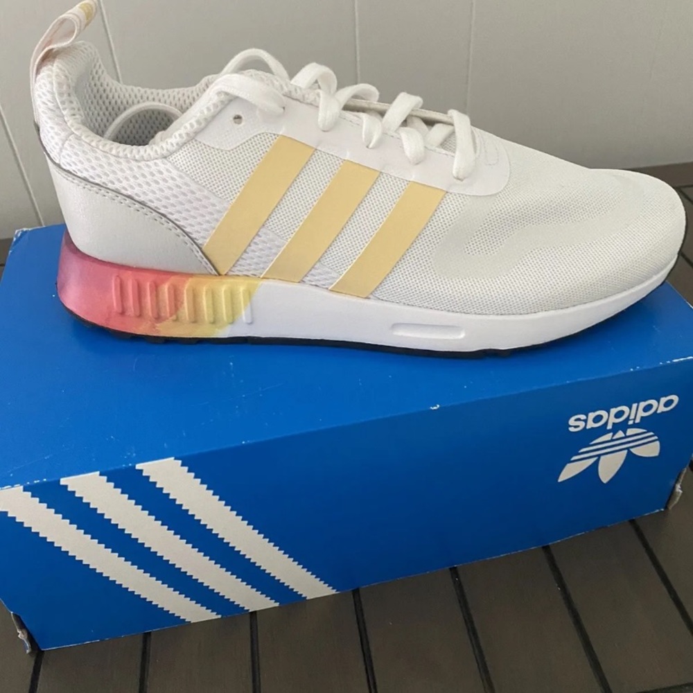 Adidas Women's Multix 'White Orange Tint' (GV8011) US W 8.5 new